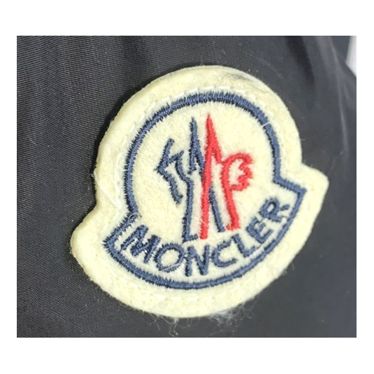 Moncler Cinched-Waist Fur-Trim Hooded Puffer Jacket – Black | Premium Down | Luxury Outerwear