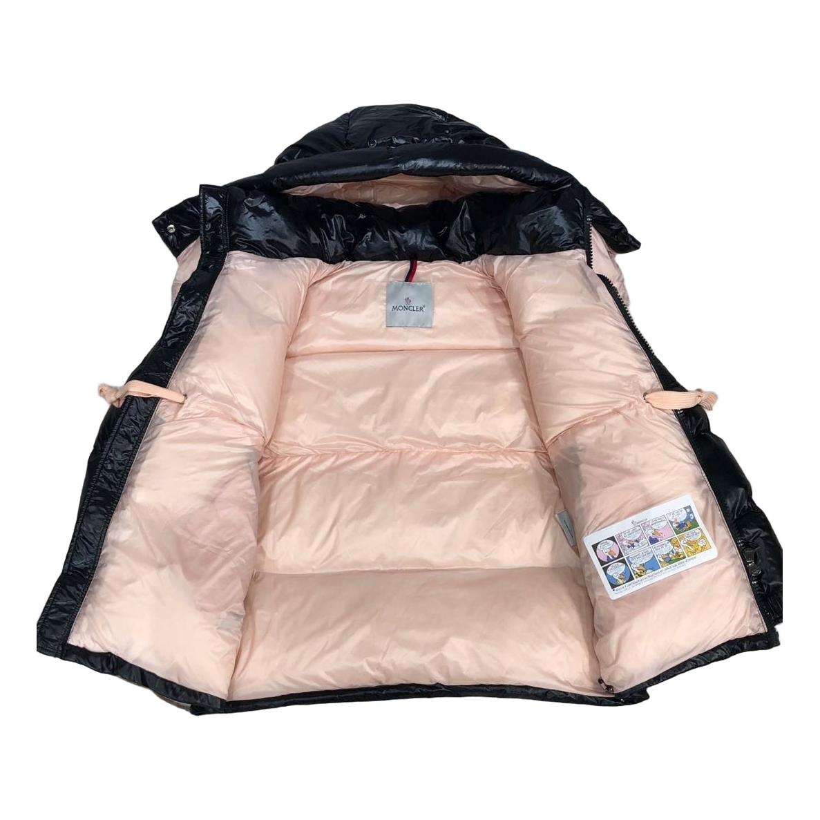 Moncler Mountain-Badge Glossy Short Puffer Jacket – Black | Premium Down | Luxury Outerwear